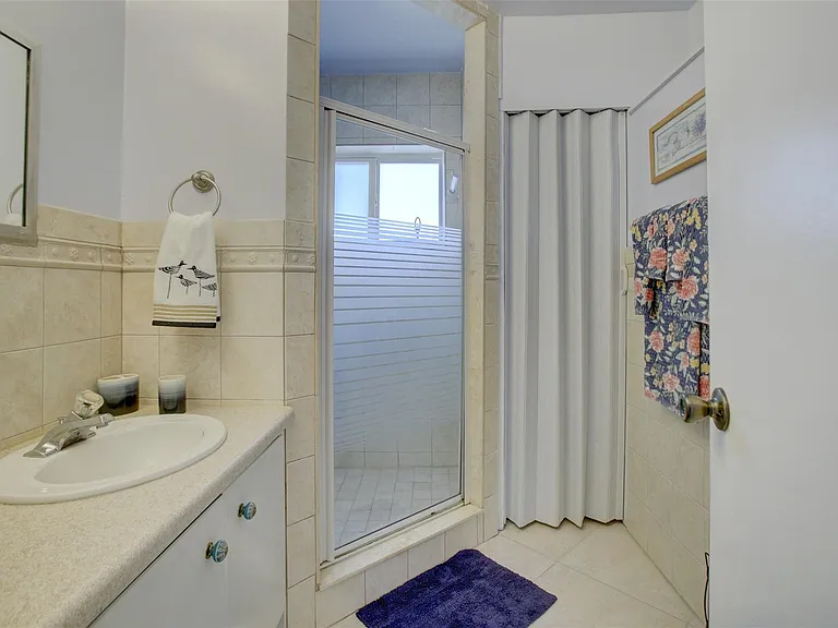 999 N Riverside Dr #11 — Photo 9