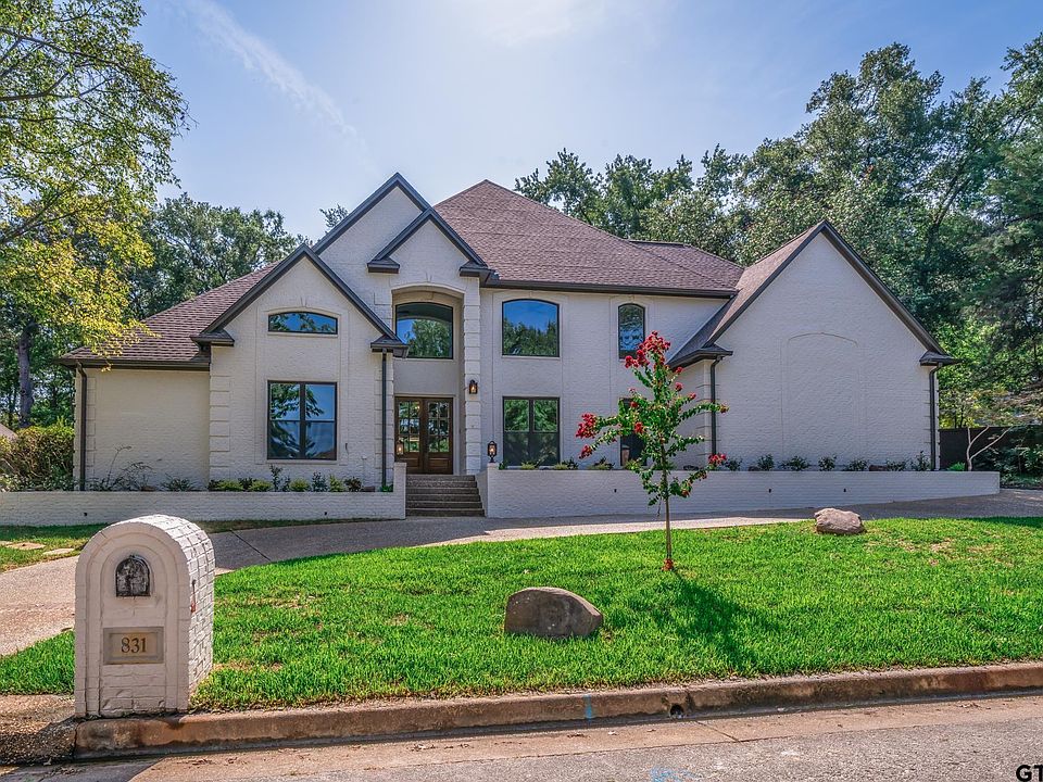 1st image of 831 Blenheim Pl