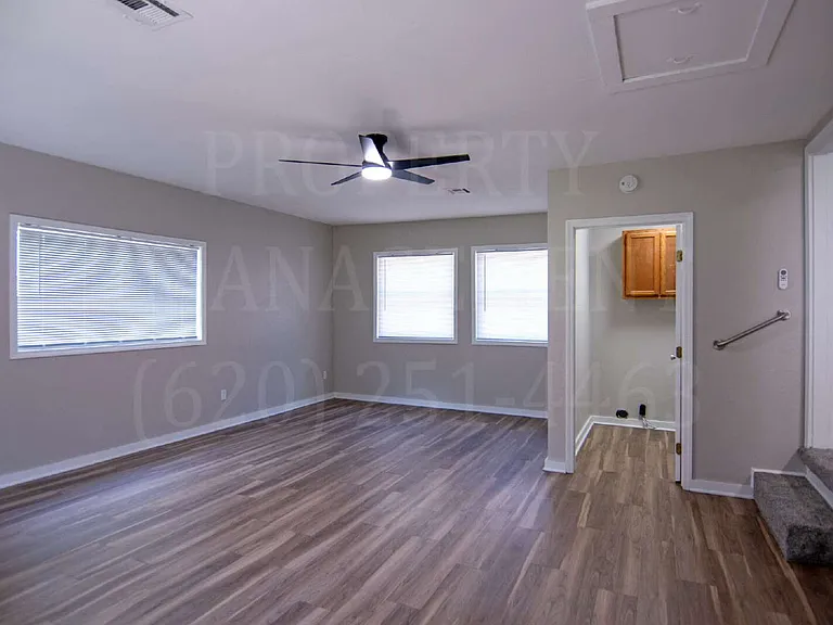 608 Waverly Way — Photo 5
