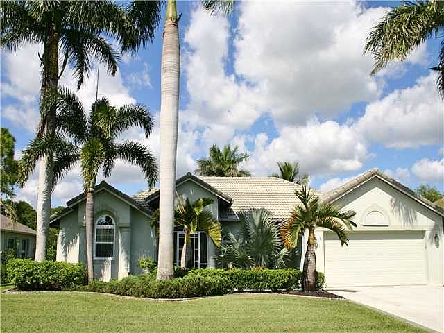 1st image of 214 SW Whitewood Dr