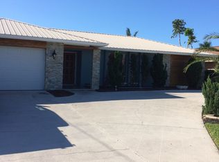 1906 SE 32nd St, Cape Coral, FL 33904