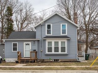 425 Wood St, Oconomowoc, WI