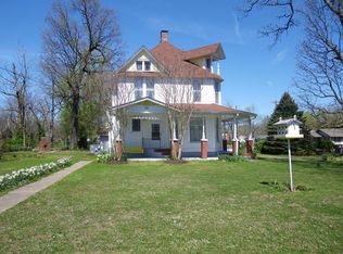 1805 W Calhoun St, Springfield, MO 65802