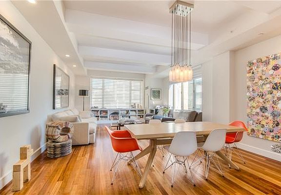 3rd image of 43 W 65th St