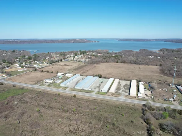 25 Hamilton Rd, Eufaula, OK 74432