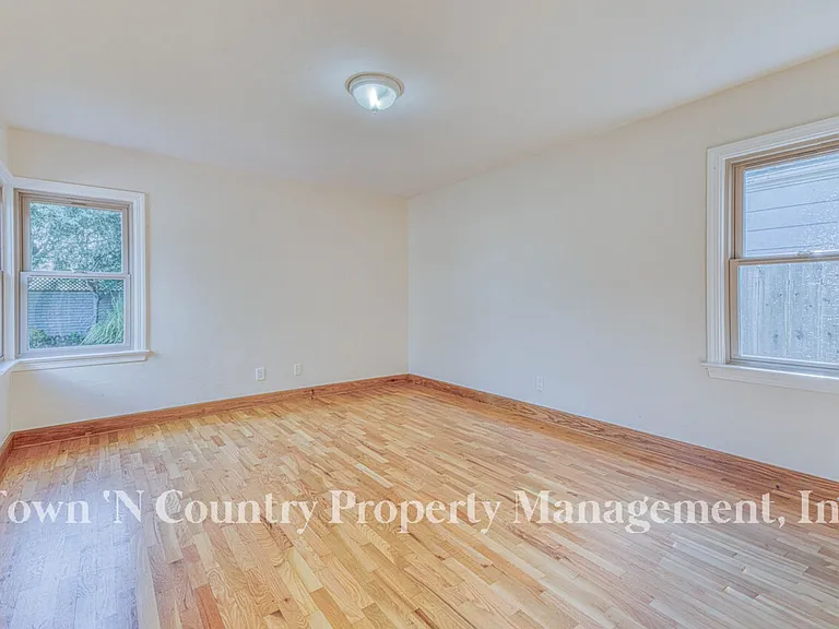 127 Katherine Ave — Photo 12
