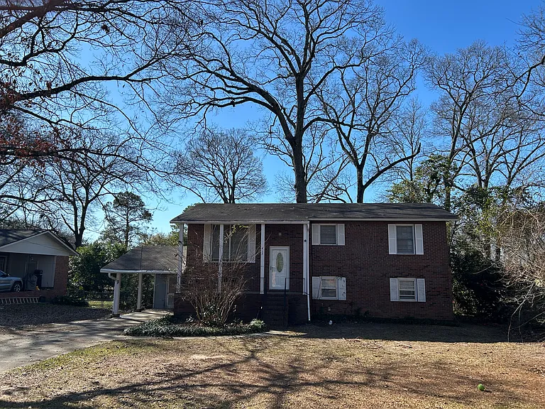 313 Sparta St — Photo 4