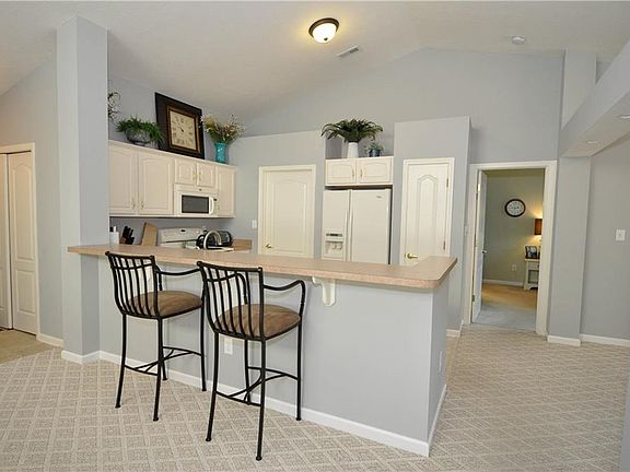 3rd image of 10723 Whippoorwill Ln