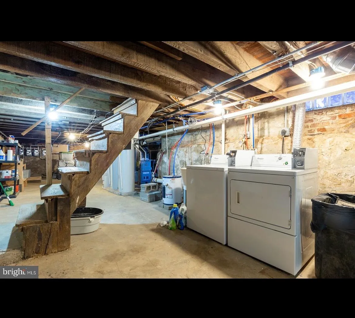 1 bed, $1,300 — Photo 2