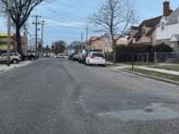 Exterior Neighborhood (street photo)