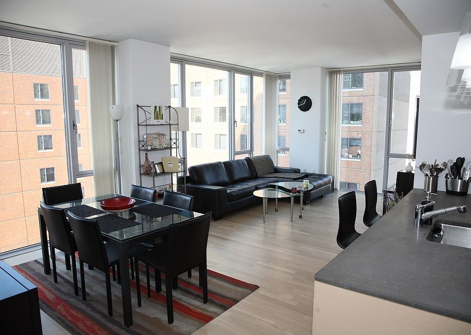 LIVING / DINING