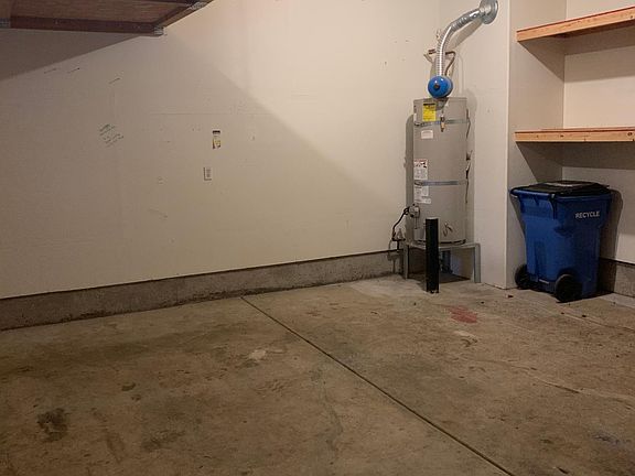 4th image of 2019 NE 95th St