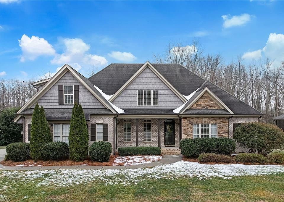 1st image of 8925 Grove Park Dr