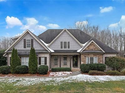 8925 Grove Park Dr, Oak Ridge, NC, 27310