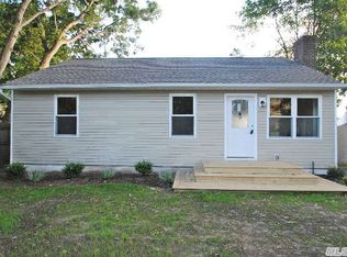 4 Haas Ave, Deer Park, NY 11729