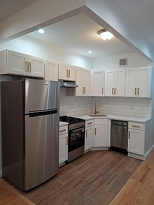 1st image of 500 11th St #3R
