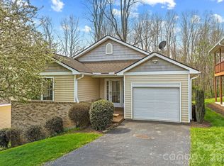 73 Creeks End Cir, Mills River, NC 28759