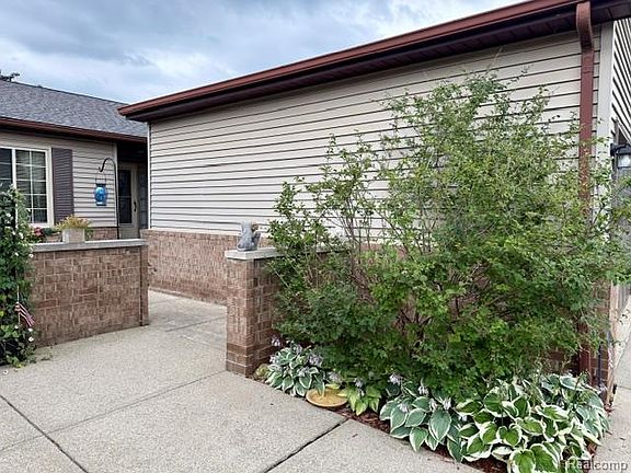 3rd image of 5041 Sandalwood Dr
