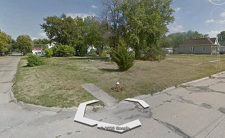 2nd image of 301-303 E Jefferson Ave