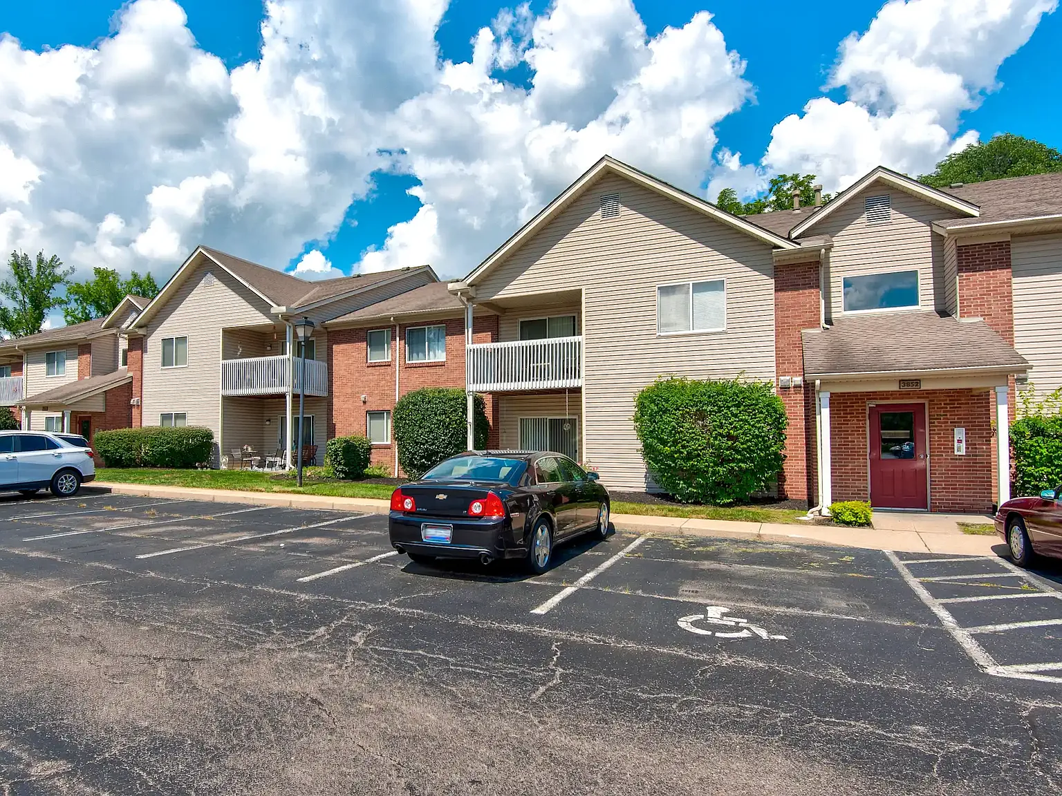 Apartments at Foxtrail — Photo 3