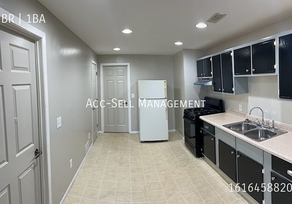 2nd image of 909 Spencer St NE APT 1