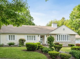 18 Wiltshire Dr, Worcester, MA 01609