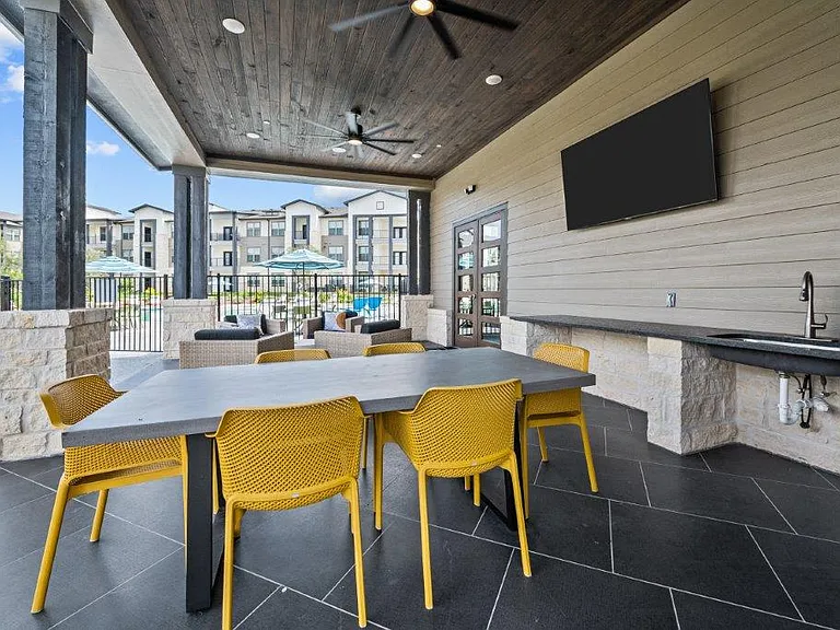 Redbird Ridge Apartments — Photo 23