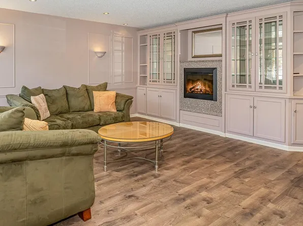 14432 Pennock Ave, Apple Valley, MN 55124