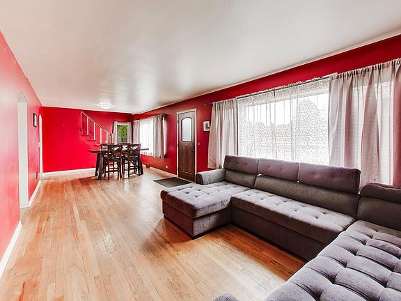 5th image of 264 E Armitage Ave
