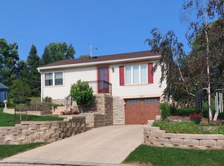 122 Highland Ave, Iron Ridge, WI 53035