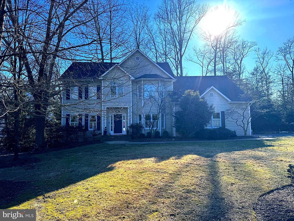 2nd image of 972 Stonington Dr