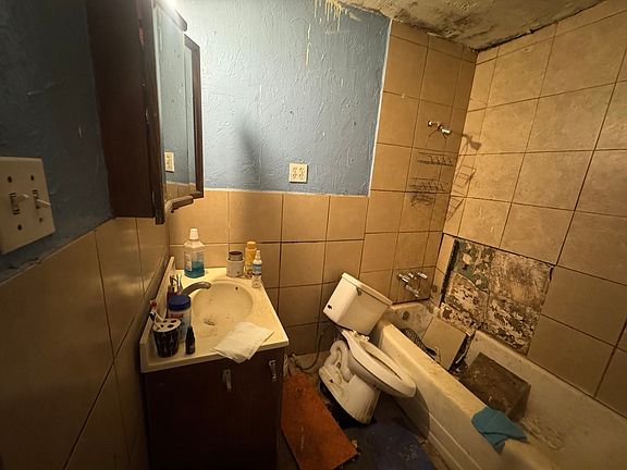 5th image of 544 Pleasant Meadows Dr