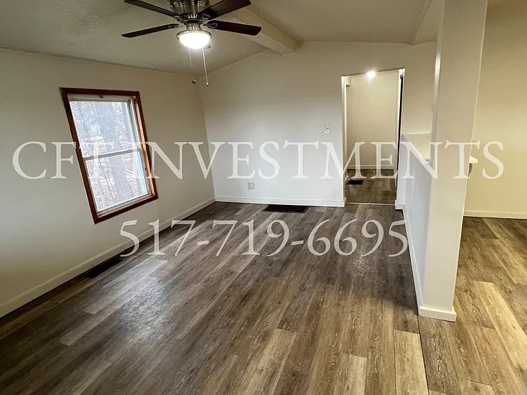 516 N Cochran Ave — Photo 2