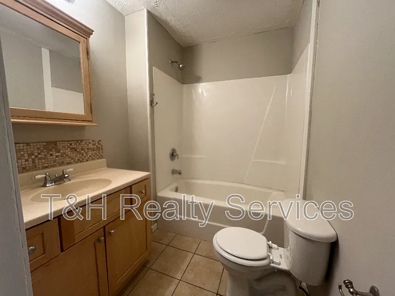 1531 Sturm Ave — Photo 20