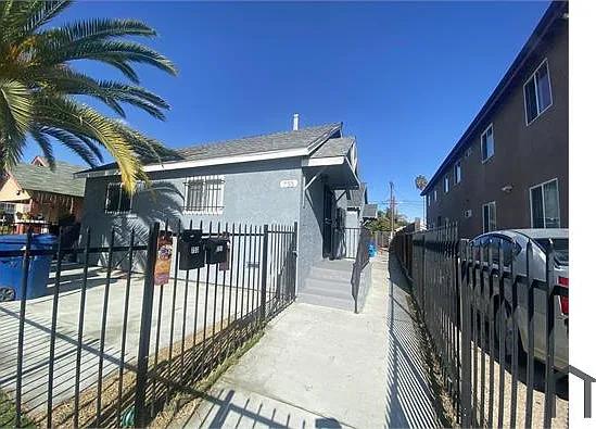 2 bed, $1,950 — Photo 1