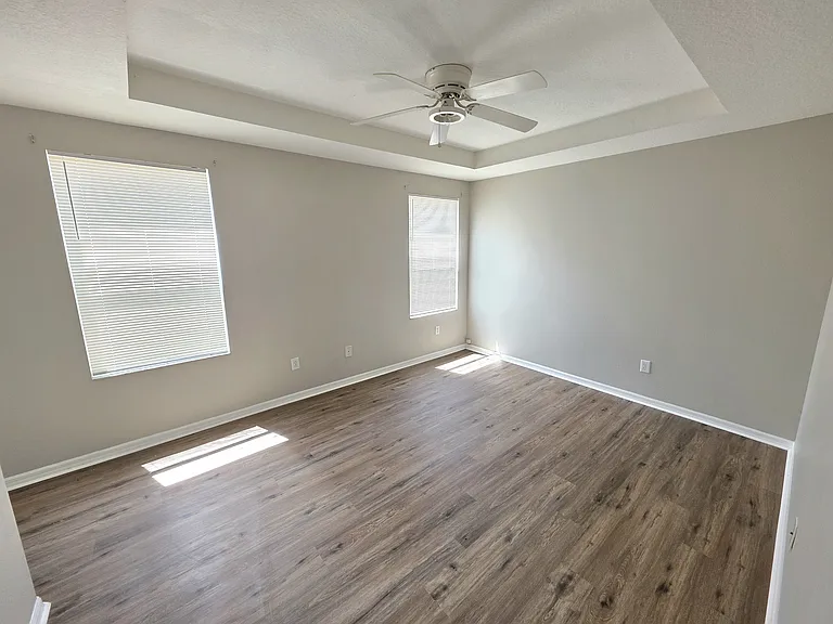 12604 Montford Ln — Photo 7