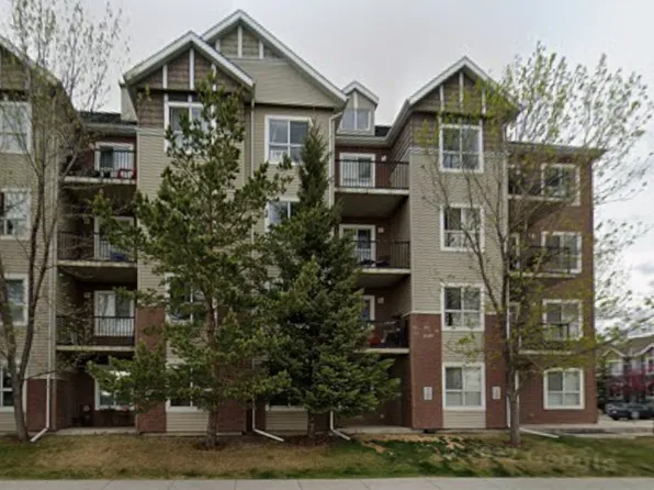 73 Erin Woods Ct SE, Calgary, AB T2B 3V2