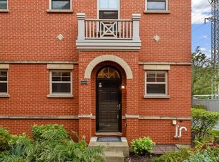 8666 Narragansett Ave, Morton Grove, IL 60053