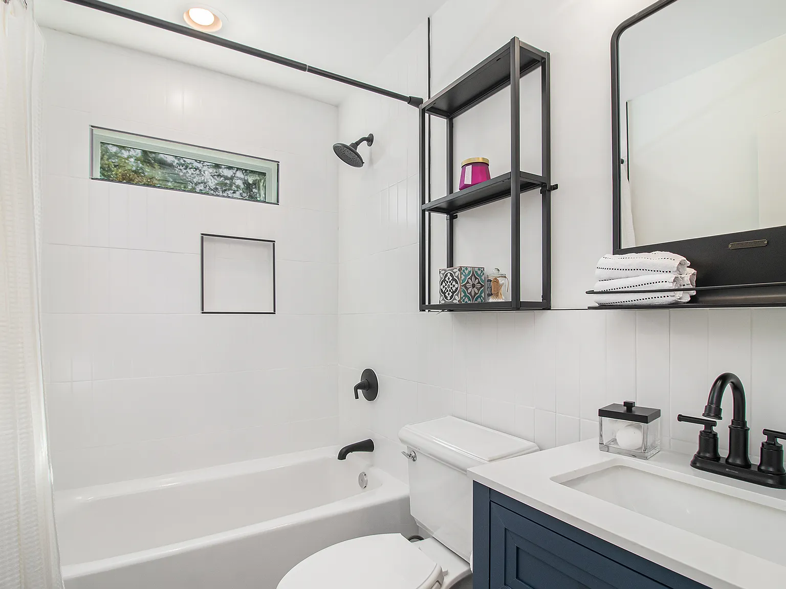 2 bed, 1053 sqft, $1,700 — Photo 4