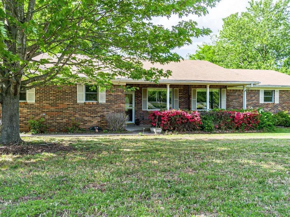 14 Woodland Dr, Benton, KY 42025