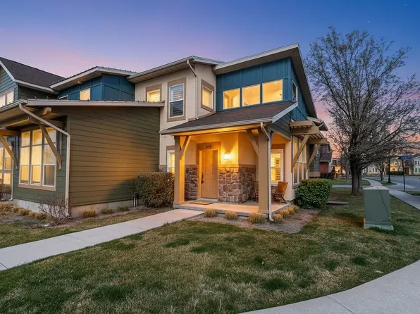 936 W Spring Creek Ln, Farmington, UT 84025