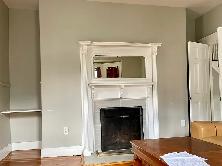 136 Brooks St — Photo 7