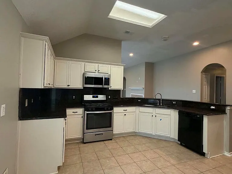 9119 Melody Park Ln — Photo 10