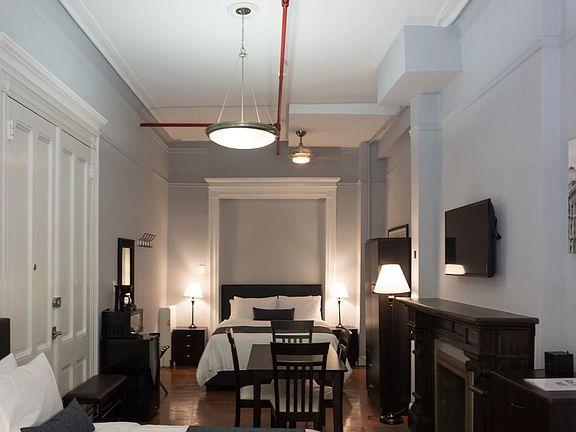 3rd image of 137 W 111th St #11