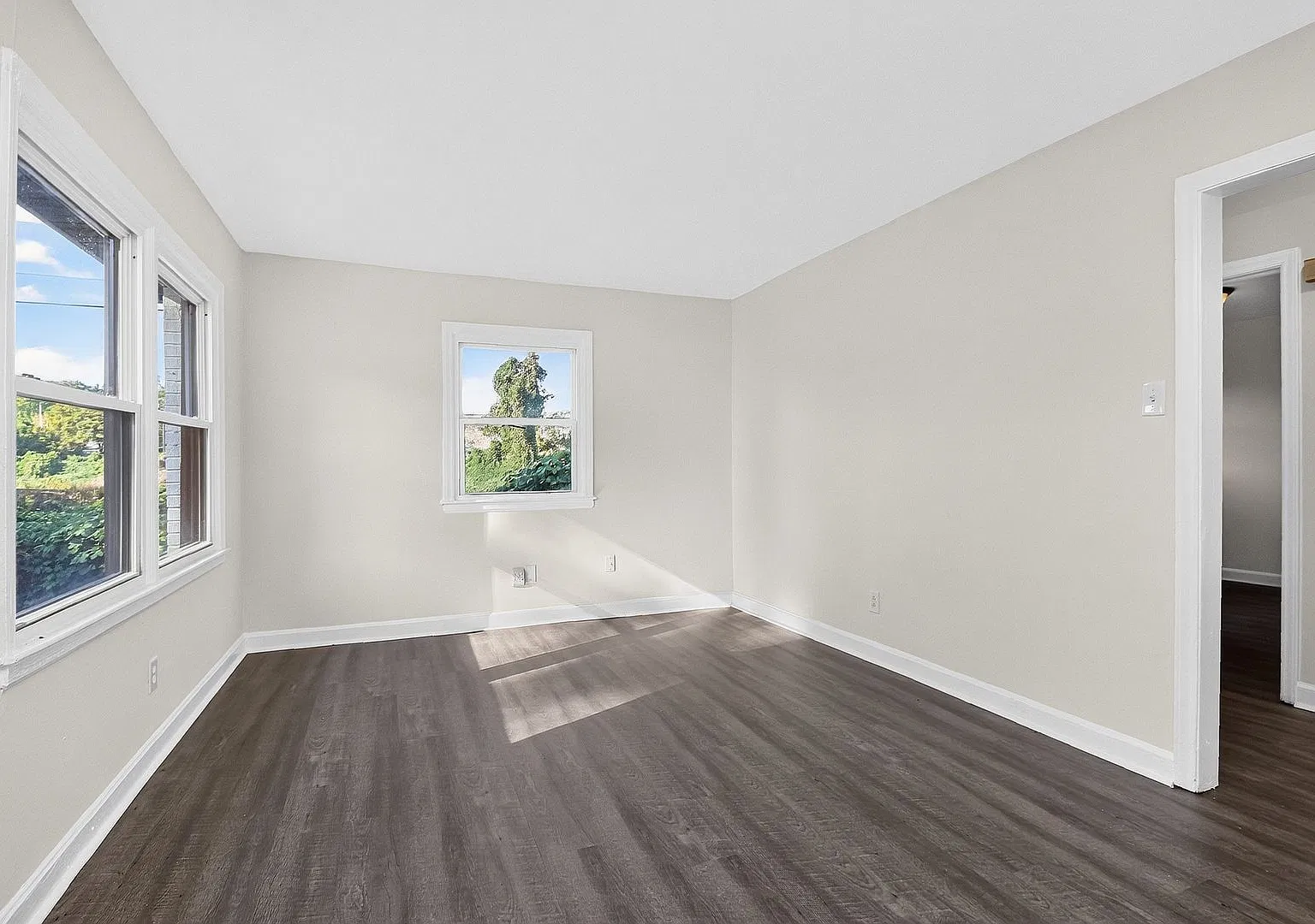 Cozy 2 Bedroom Duplex in Enderly Park — Photo 4