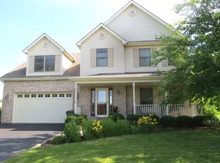1221 Clearwater Dr, Yorkville, IL 60560