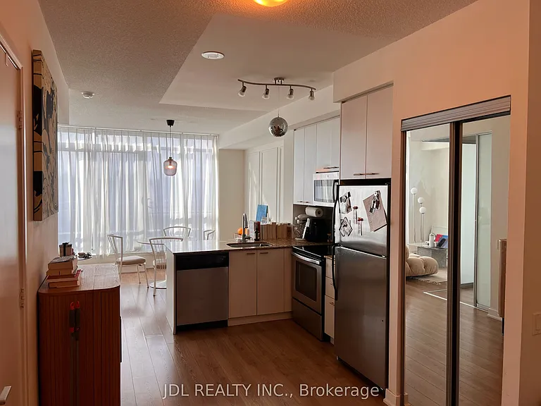 775 King St W #615 — Photo 4