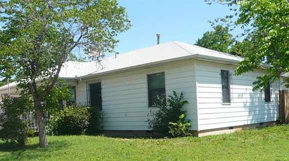 3rd image of 2301 NW 19th St