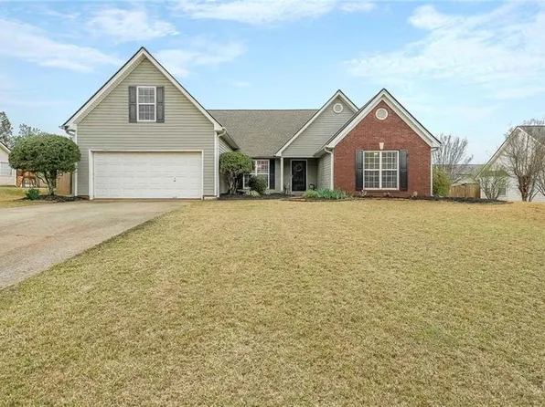 5614 Mohave Ct, Flowery Branch, GA 30542