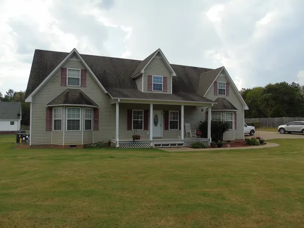 104 Summers Dr, Florence, AL 35634